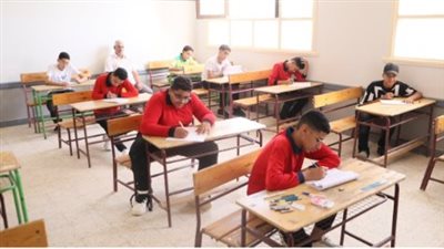 طلاب الشهادة الإعدادية     