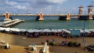 تحذيرات من السباحة في شواطئ غرب الإسكندرية    