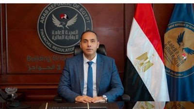 إسلام عزام رئيس الهيئة العامة للرقابة المالية    