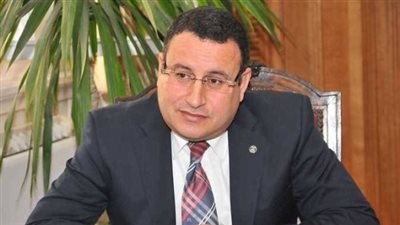 الدكتور عبد العزيز قنصوة    
