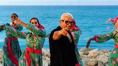 أغنية لولا البنات لعمرو دياب    