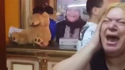 الأم المعتدى عليها    
