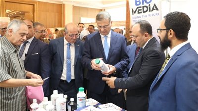 جانب من الافتتاح     