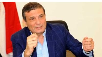 الدكتور علاء فاروق    