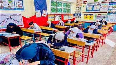 أول امتحان شهري لطلاب صفوف النقل    