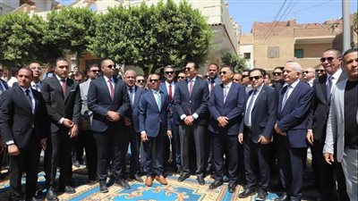 على هامش الجولات     