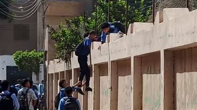 جانب من الواقعة هروب الطلاب    