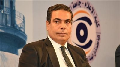  الدكتور عادل عبد الغفار    