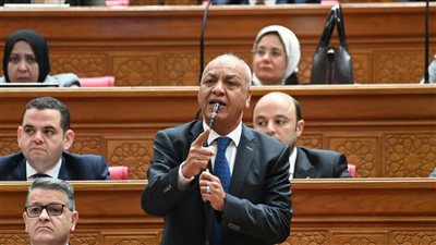  مصطفى بكري    