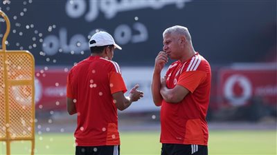 وائل جمعة وعموتة    