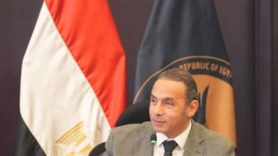 الدكتور إسلام عزام    