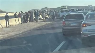 حادث ميكروباص بالطريق الأوسطي    