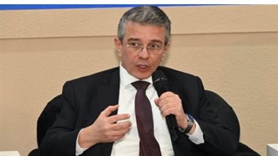 أحمد أموي رئيس مصلحة الجمارك    