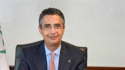  الدكتور شريف فاروق    