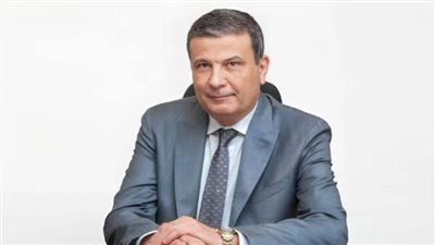 الدكتور علاء فاروق    