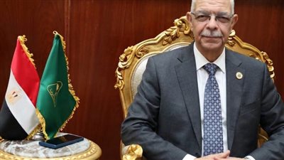 الدكتور احمد القاصد     